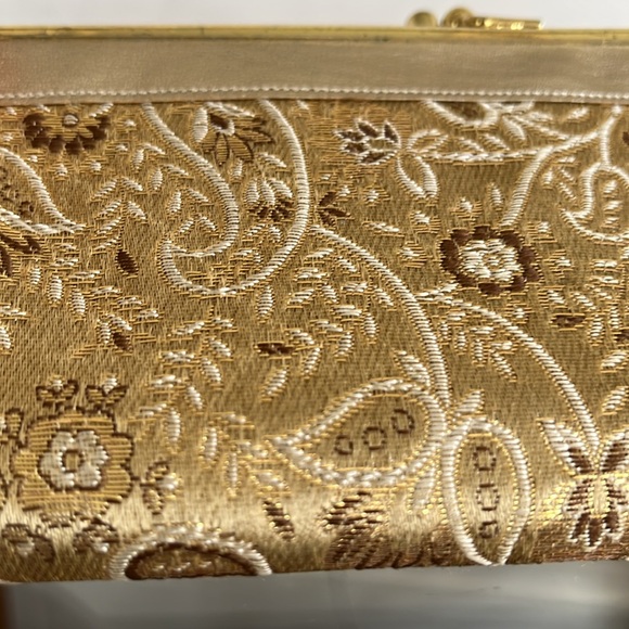 Vintage Noymer Gold,cream coach hide wallet w/Floral design 3.5”High x 7.5”Wide - Picture 11 of 12
